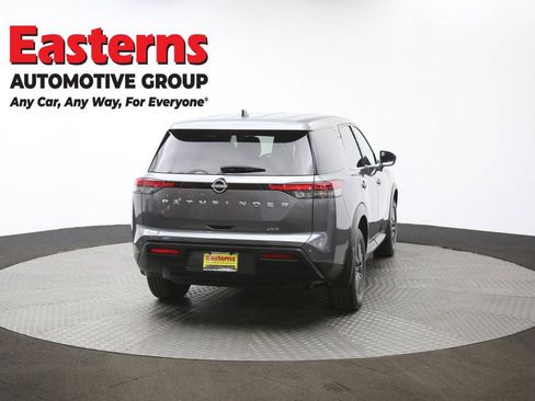 Used 2024 Nissan Pathfinder S image 37