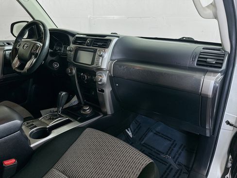 Used 2016 Toyota 4Runner SR5 image 27