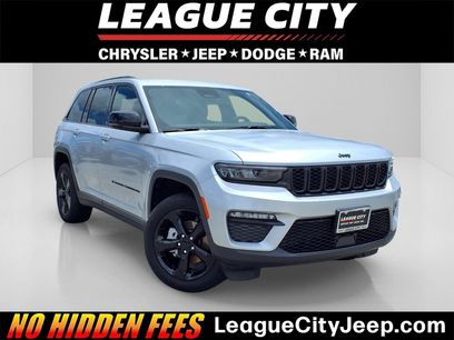 Used 2025 Jeep Grand Cherokee Limited w/ Black Appearance Package