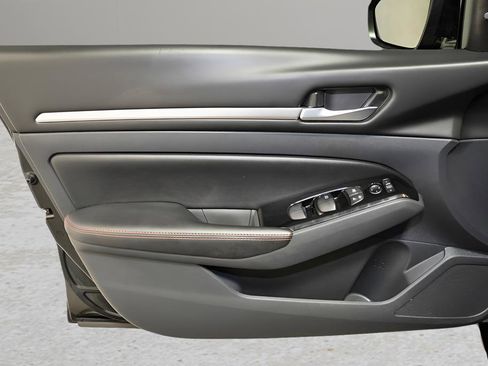 Certified 2024 Nissan Altima 2.5 SR image 13