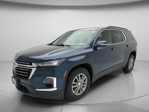 Used 2023 Chevrolet Traverse LT AWD/4WD image 3