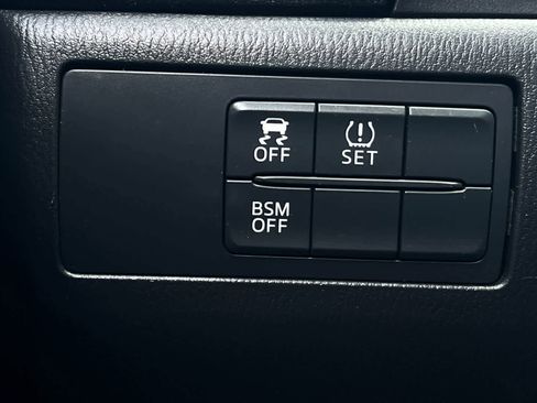 Used 2016 MAZDA MAZDA3 i Touring w/ Popular Equipment Package image 33