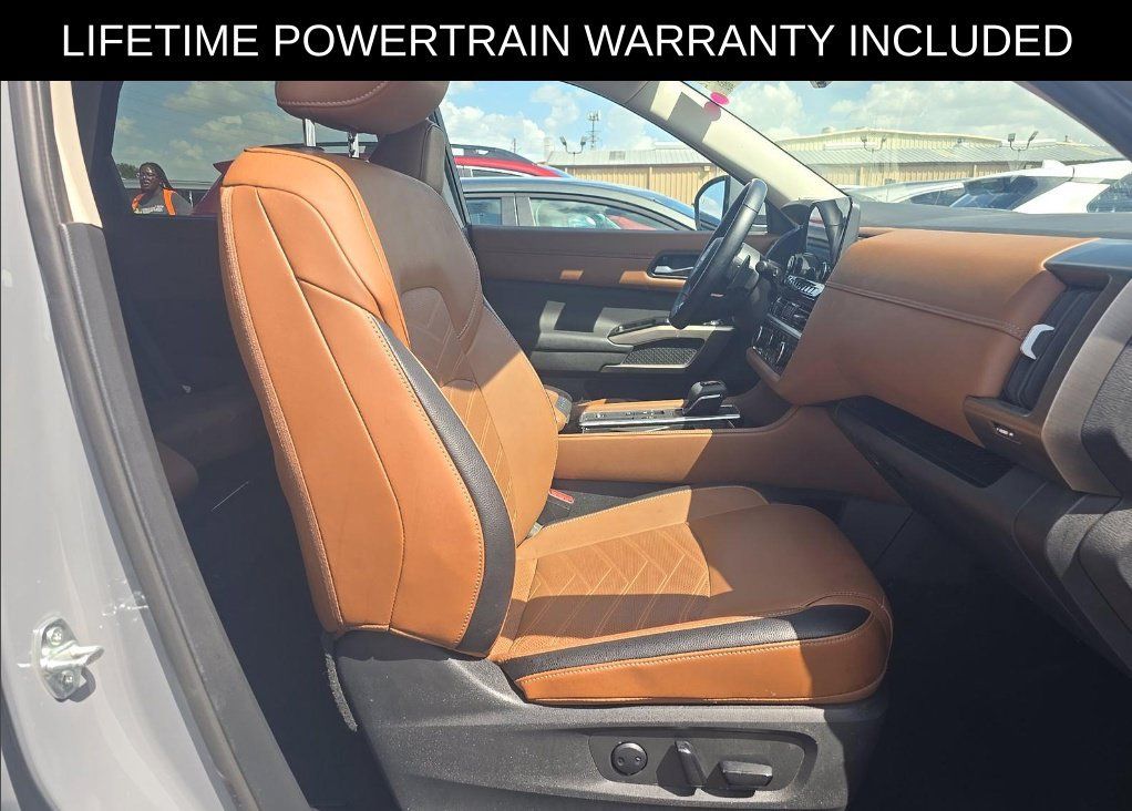 Used 2025 Nissan Pathfinder Platinum w/ Cargo Package FWD image 12