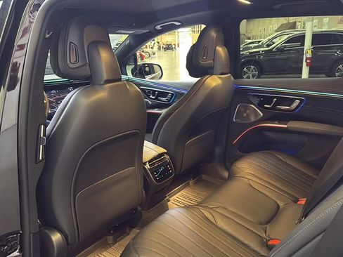 Used 2023 Mercedes-Benz EQS 580 4MATIC SUV image 25