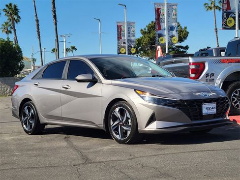 Used 2023 Hyundai Elantra SEL w/ Convenience Package image 31