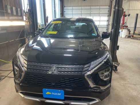 Used 2024 Mitsubishi Eclipse Cross SE image 2