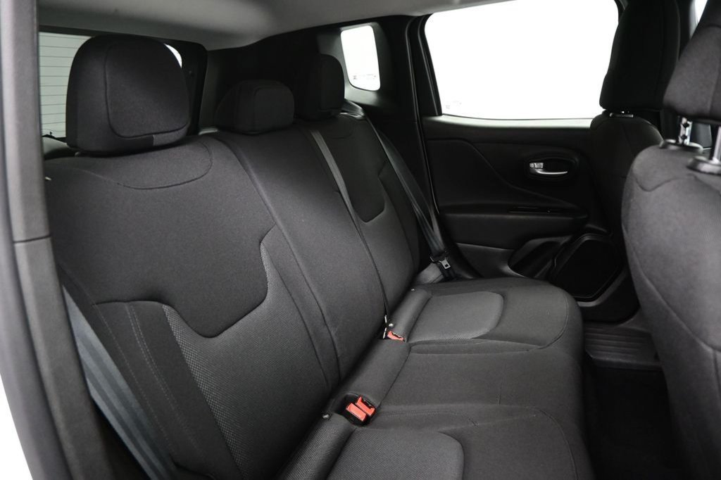 Used 2023 Jeep Renegade Latitude AWD/4WD image 37