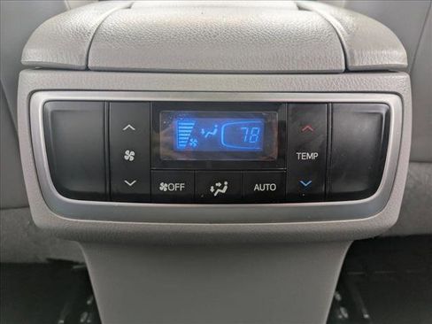 Used 2018 Toyota Highlander XLE image 17