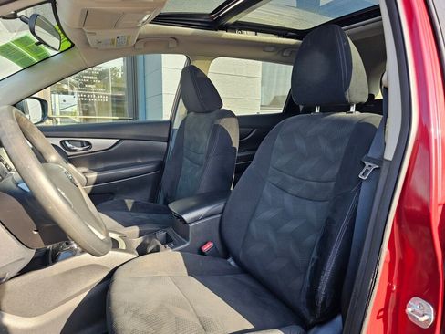 Used 2016 Nissan Rogue SV image 24