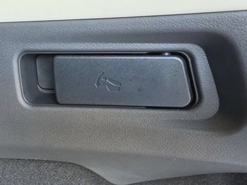 Used 2024 Nissan Rogue Platinum w/ Platinum Premium Package AWD/4WD image 32