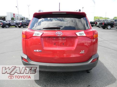 Used 2014 Toyota RAV4 LE AWD/4WD image 3