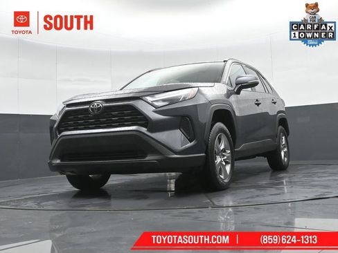 Used 2025 Toyota RAV4 XLE AWD/4WD image 40