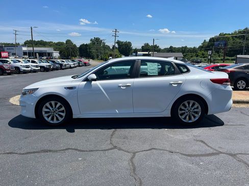 Used 2016 Kia Optima LX w/ Option Group 014 FWD image 4