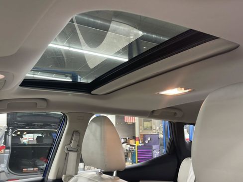 Used 2021 Nissan Rogue Sport SL w/ Premium Package image 12