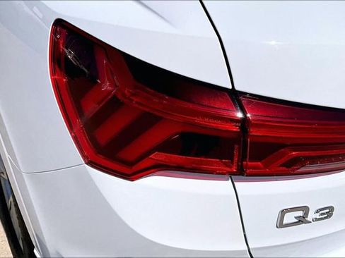 Certified 2025 Audi Q3 2.0T Premium Plus w/ Premium Plus Package AWD/4WD image 32