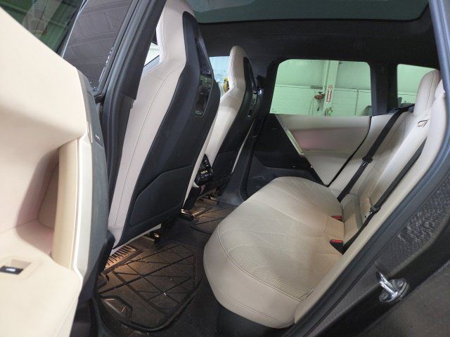 Certified 2024 BMW iX xDrive50 w/ Premium Package AWD/4WD image 13
