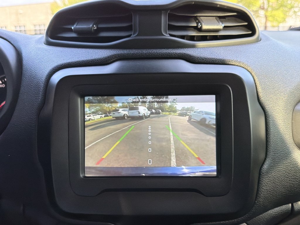 Used 2021 Jeep Renegade Latitude FWD image 27
