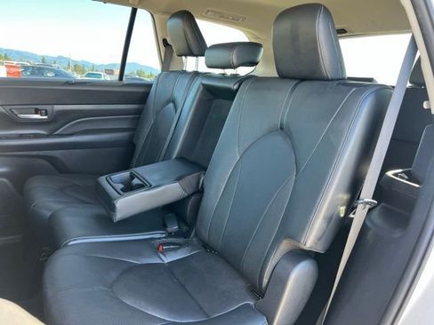 Used 2024 Toyota Grand Highlander Limited image 13