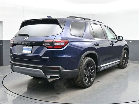 New 2025 Honda Pilot Touring image 10