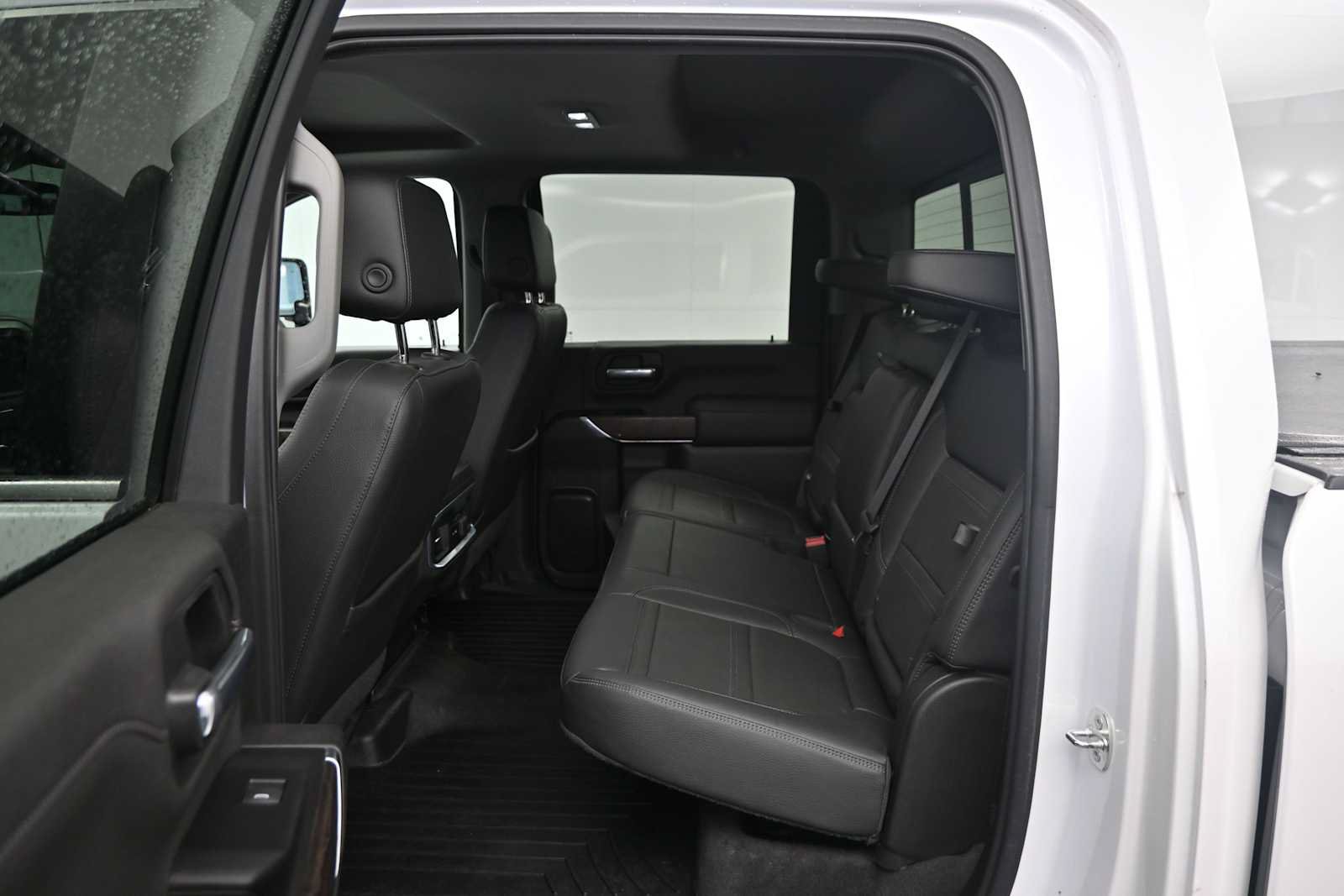 Used 2022 GMC Sierra 3500 Denali AWD/4WD image 9