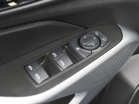 Used 2025 Chevrolet Trax RS w/ Driver Confidence Package FWD image 13