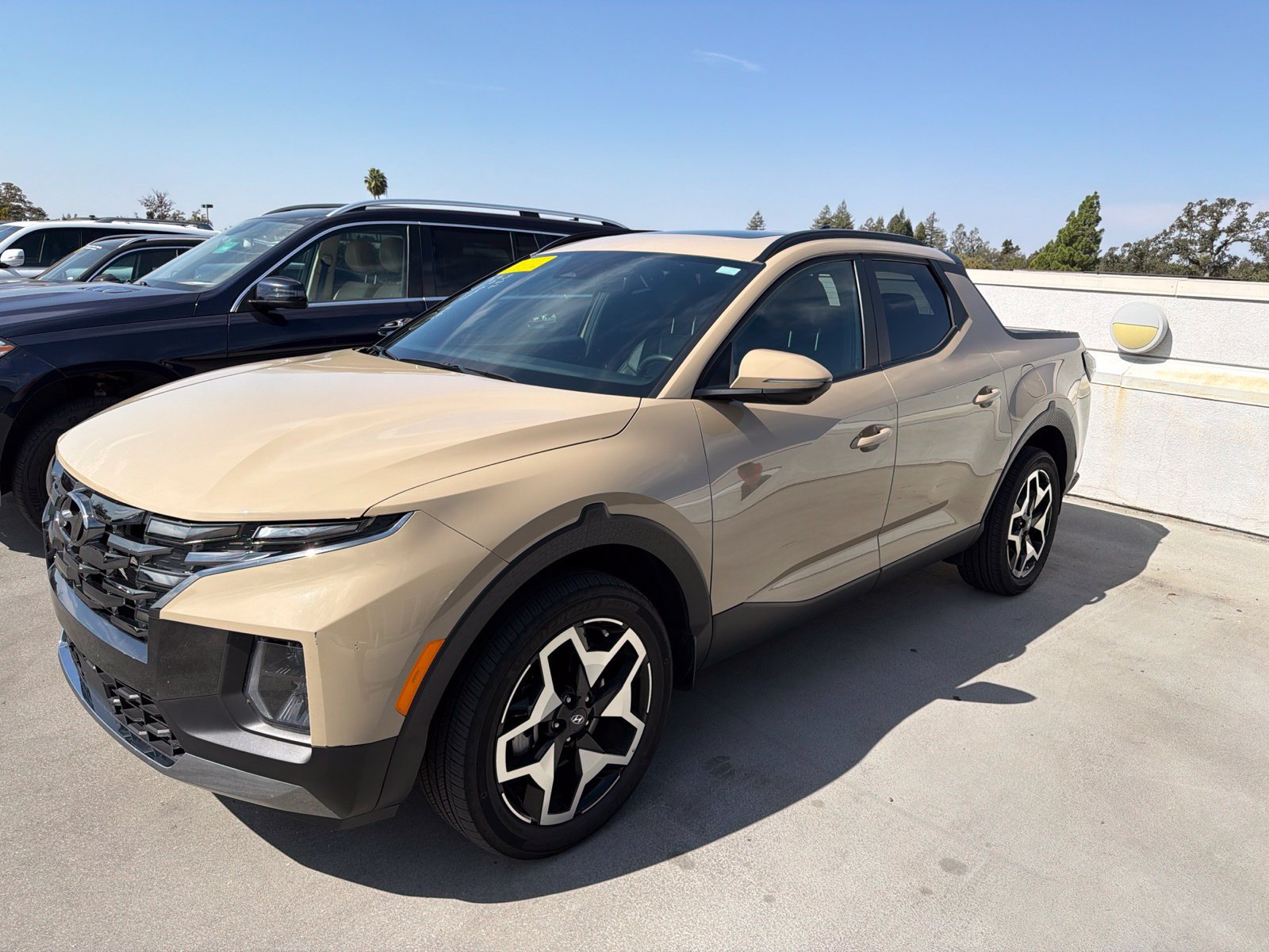 Used 2024 Hyundai Santa Cruz Limited AWD/4WD image 1