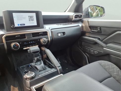Used 2026 Toyota Tacoma SR5 AWD/4WD image 16