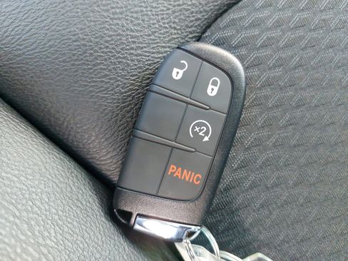 New 2026 Jeep Compass Latitude image 35