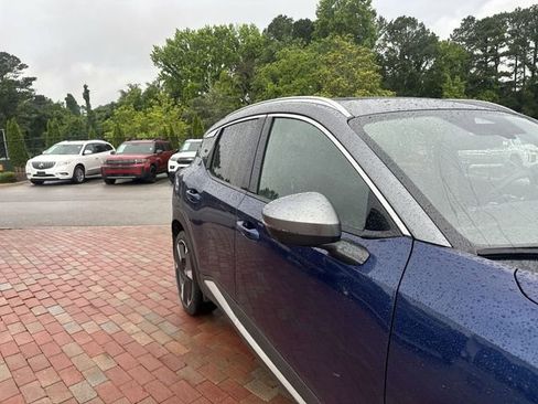 Used 2025 Nissan Kicks SR w/ SR Premium Package FWD image 18