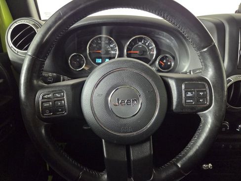 Certified 2016 Jeep Wrangler Unlimited Rubicon w/ Connectivity Group image 16