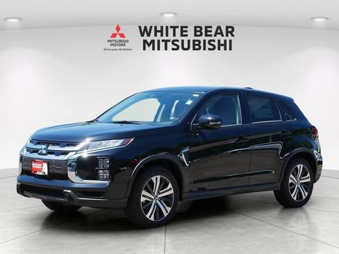 Used 2025 Mitsubishi Outlander Sport SE AWD/4WD image 2