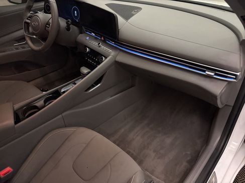 Used 2024 Hyundai Elantra SEL w/ Convenience Package image 23