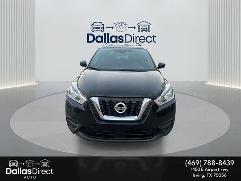 Used 2020 Nissan Kicks SV image 3