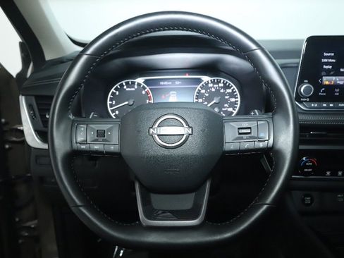Used 2025 Nissan Rogue SV AWD/4WD image 21
