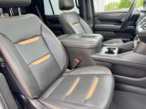 Used 2023 GMC Yukon AT4 w/ AT4 Premium Plus Package AWD/4WD image 9
