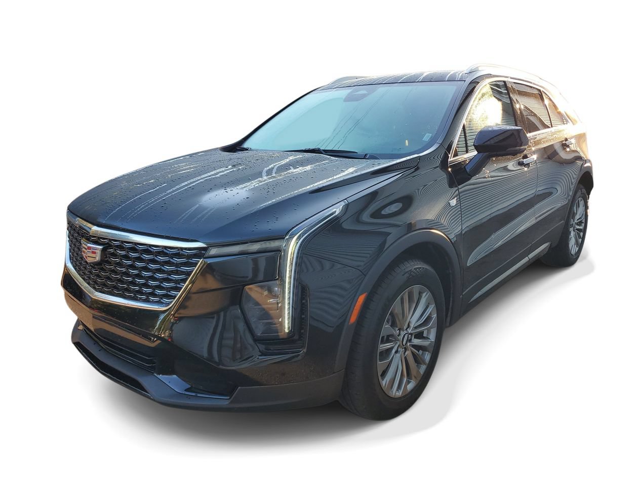 Used 2025 Cadillac XT4 Premium Luxury FWD image 2