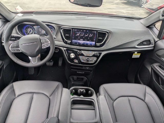 New 2027 Chrysler Pacifica Select FWD image 16