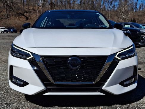 Used 2023 Nissan Sentra SR w/ SR Premium Package image 2