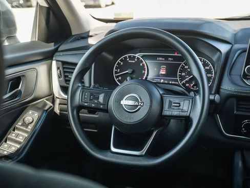 Used 2024 Nissan Rogue S image 12