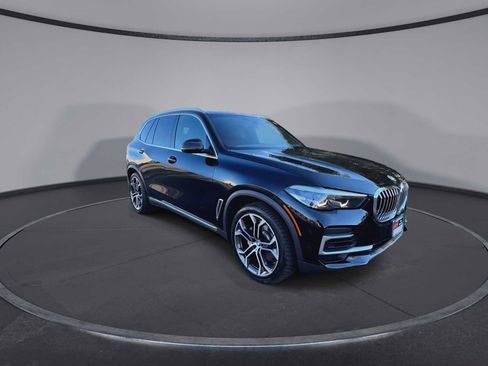 Used 2023 BMW X5 xDrive40i w/ Premium Package image 2
