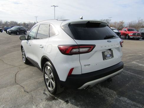 Used 2025 Ford Escape Platinum w/ Class II Trailer Tow Package image 4