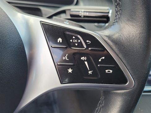 Used 2022 Mercedes-Benz C 300 C 300 image 6