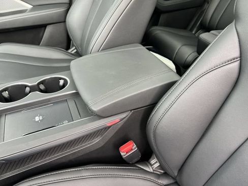 Used 2025 Acura MDX SH-AWD image 19