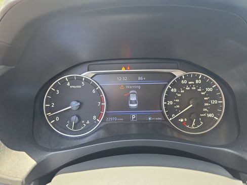 Used 2025 Nissan Altima 2.5 SV FWD image 14