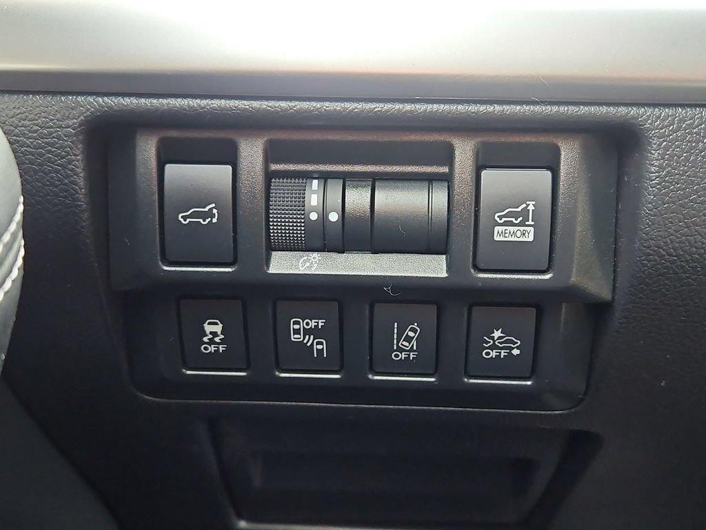 Used 2019 Subaru Outback 3.6R Limited AWD/4WD image 18