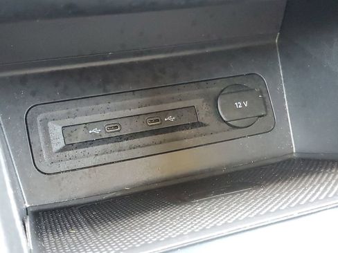 Used 2021 Volkswagen Atlas SE image 23