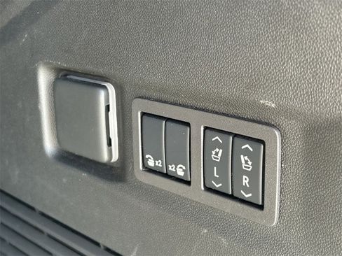 Used 2024 GMC Yukon Denali Ultimate image 14