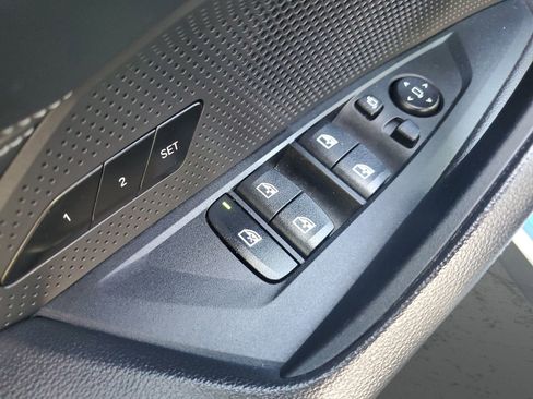 Used 2024 BMW i4 eDrive40 image 22