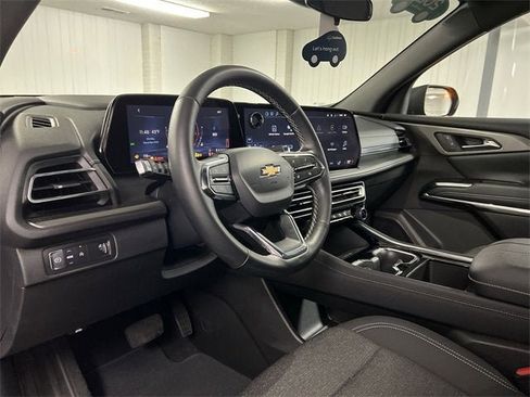 Certified 2025 Chevrolet Traverse LT image 10