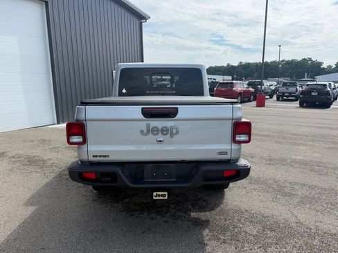 Used 2022 Jeep Gladiator Overland w/ Popular Equipment Package AWD/4WD image 8